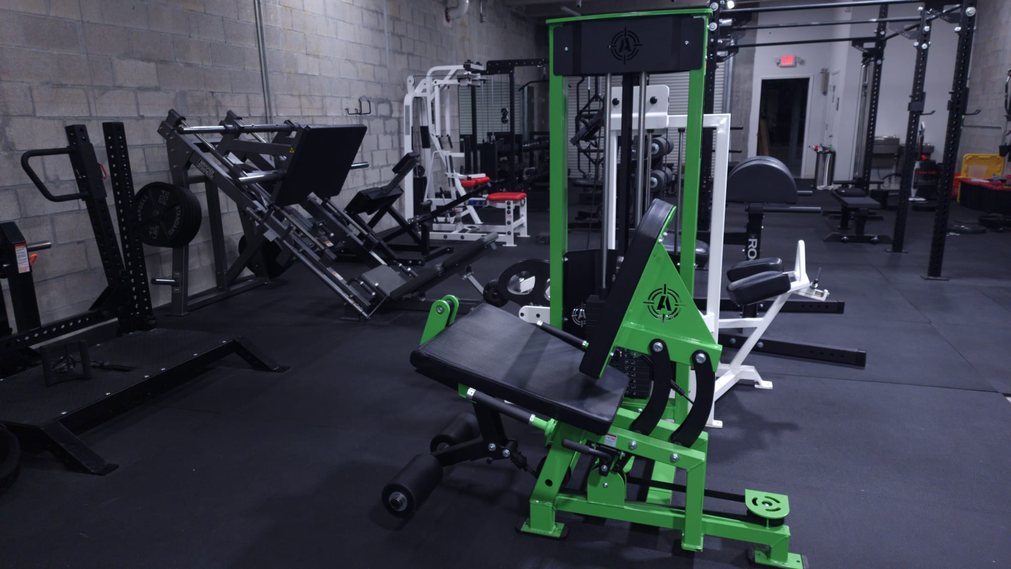 Powerlifting Gym vs. Commercial Gym: Why the Right Environment Changes Everything